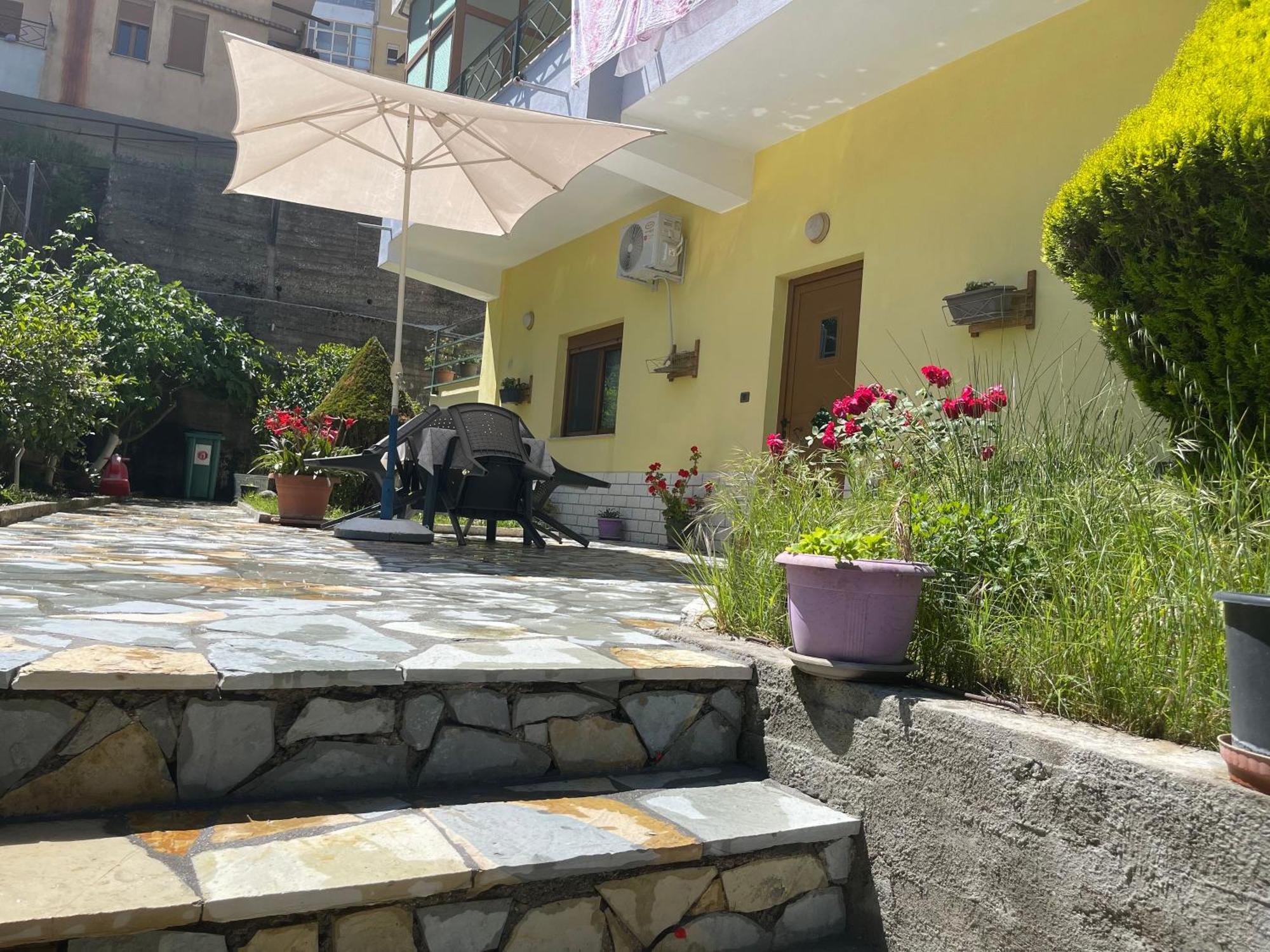 Artur'S Apartment Gjirokastër Eksteriør billede
